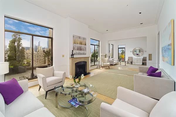 1st image of 21 E 79th St