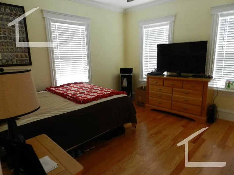 129 Nonantum St #2E — Photo 9