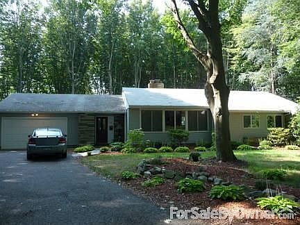 1st image of 12 Spruce Dr
