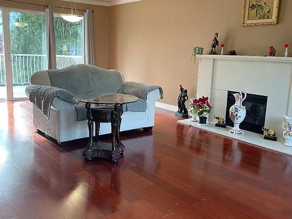 2nd image of 4497 Canterbury Cres