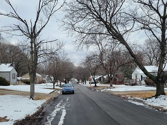 5th image of 605 W 86th Ter
