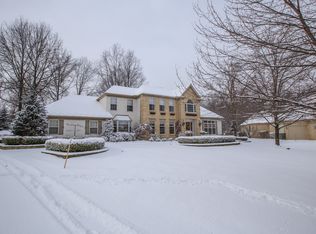 5618 Ashley Cir, Highland Heights, OH 44143