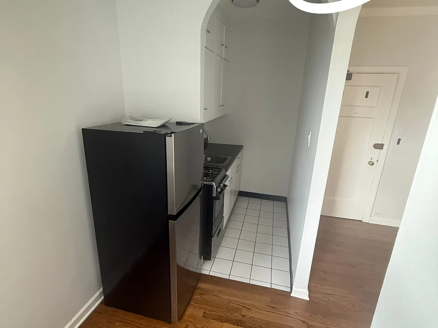 Studio, 1.0 bath, 308 sqft, $1,500 — Photo 2