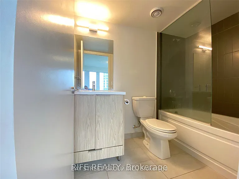 60 Shuter St #1711 — Photo 10