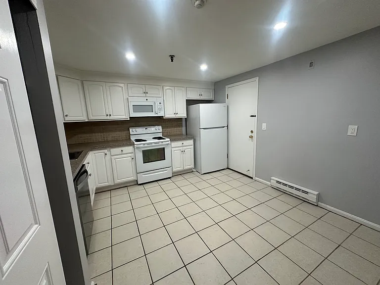 53 Swanson Ct #21C — Photo 11