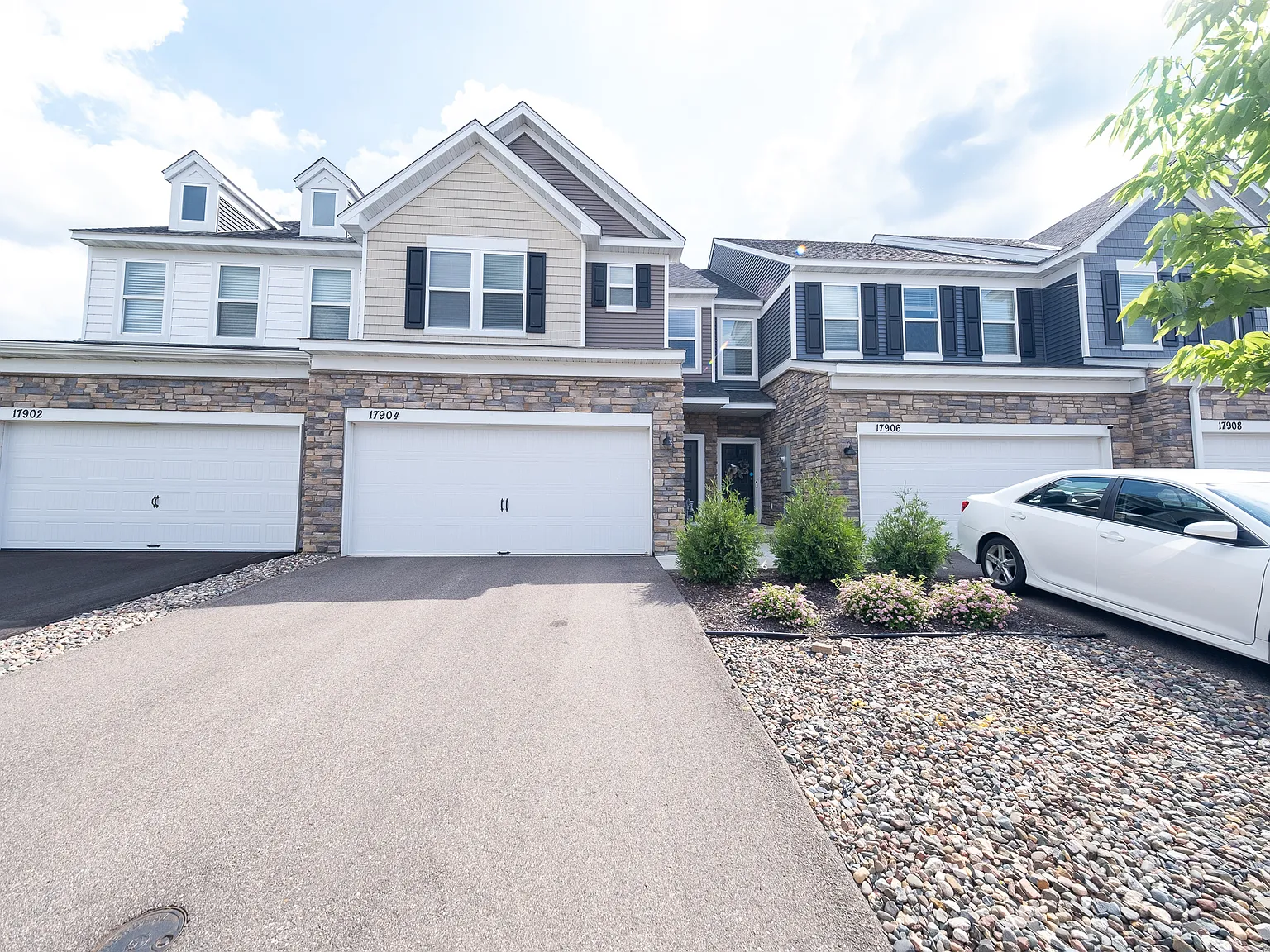 Giants Way, Lakeville (17904) LY CW1 - 1 — Photo 3