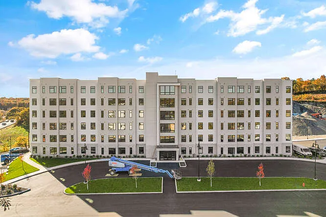 Essex Landing Apartments — Photo 2