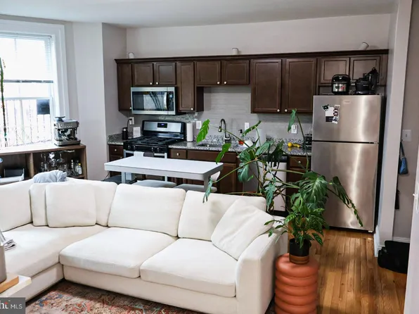 1734 Bolton St #3R, Baltimore, MD 21217