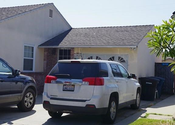 3rd image of 13829 McNab Ave