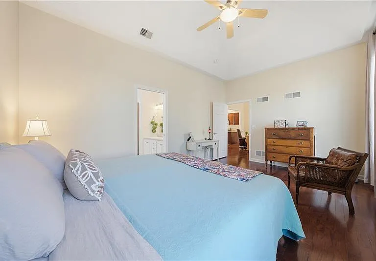 819 Strasburg Dr — Photo 26