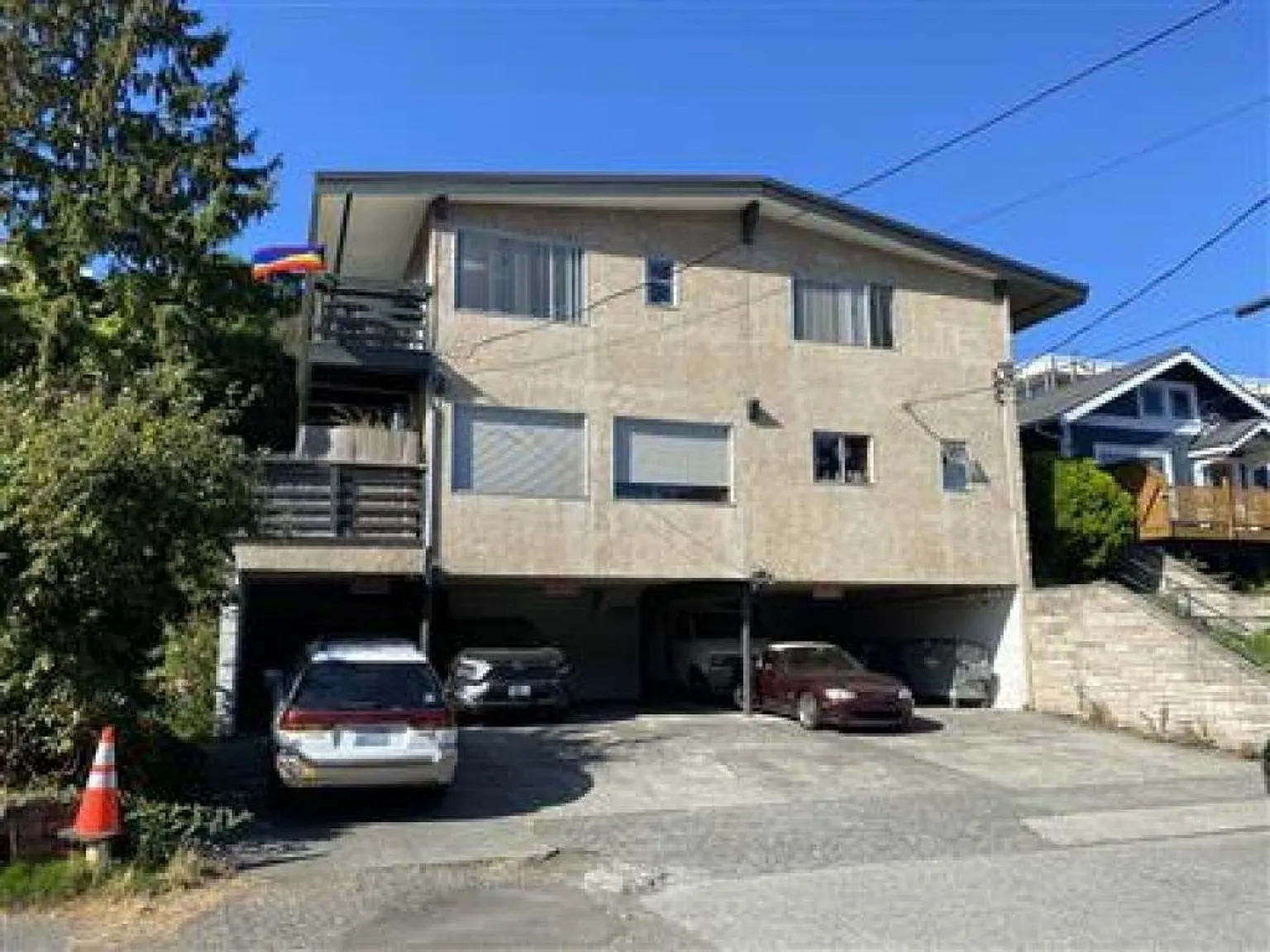 Lakeview Apartments — Photo 2