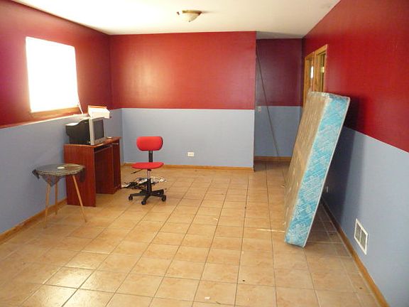 5th image of 1516 N Hickory Ave