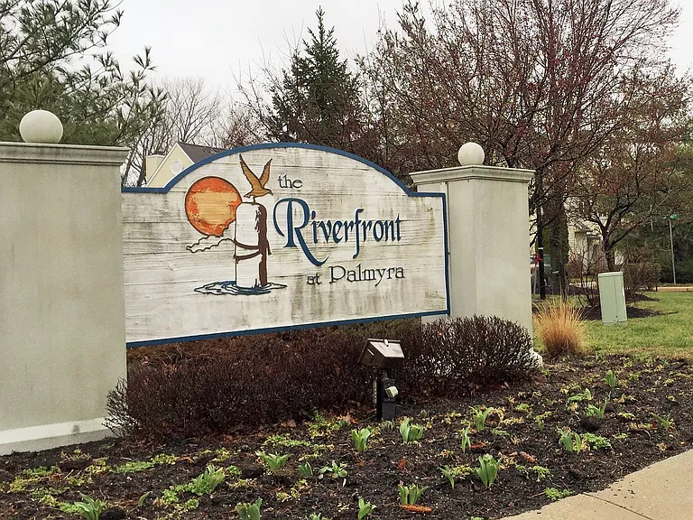 5806 Riverfront Dr — Photo 2