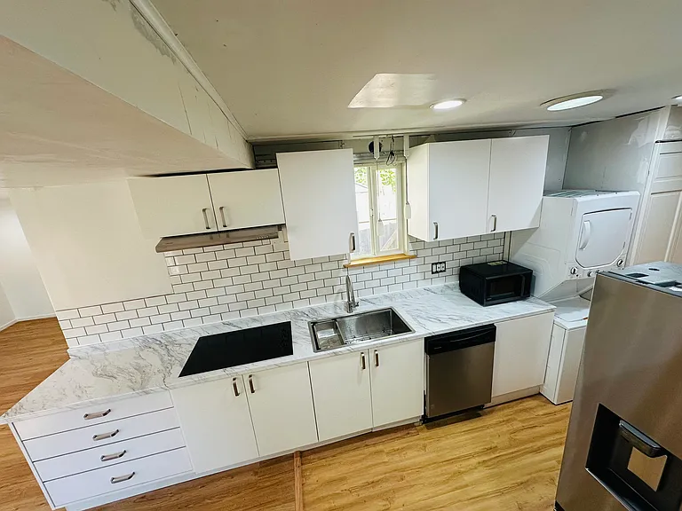 5640 23rd Ave SW #1 — Photo 9