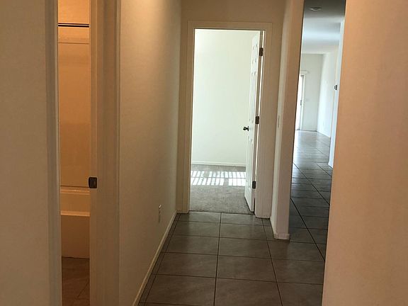 5th image of 3107 N Medallion Ct