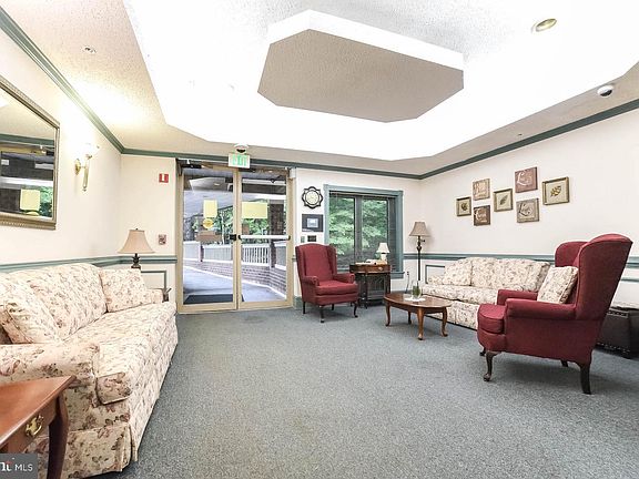 3rd image of 23140 Cobblestone Ln APT 212