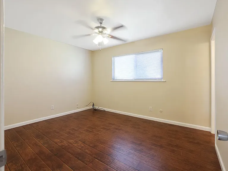 4335 W Tulare Ave — Photo 16