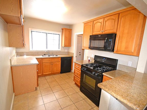 3rd image of 646 Arden Ave