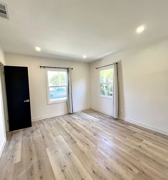 1656 S Crescent Heights Blvd — Photo 13