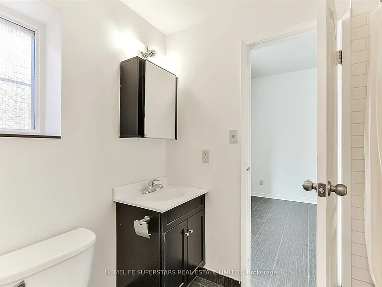 38 Kensington Pl #207 — Photo 4