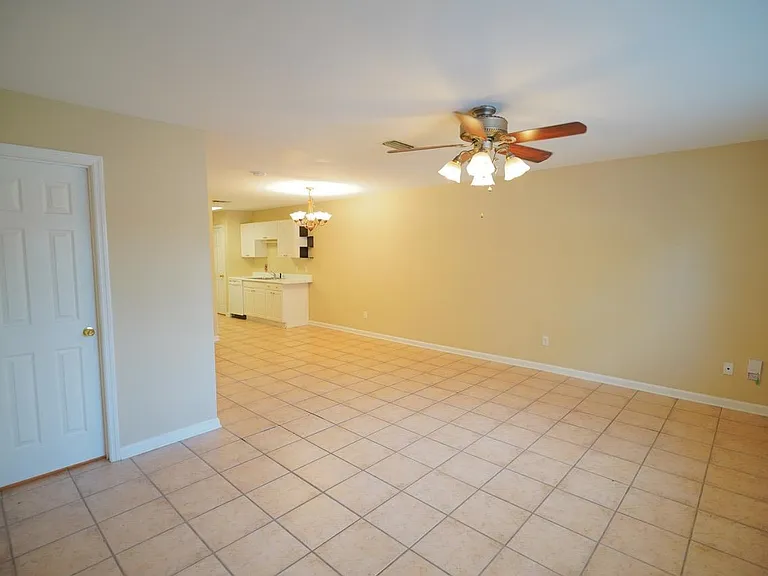 847 W Georgia St #2 — Photo 2