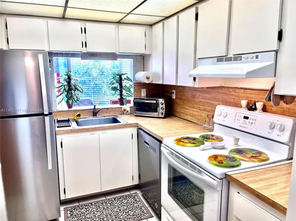 9400 W Flagler St APT 303, Miami, FL 33174