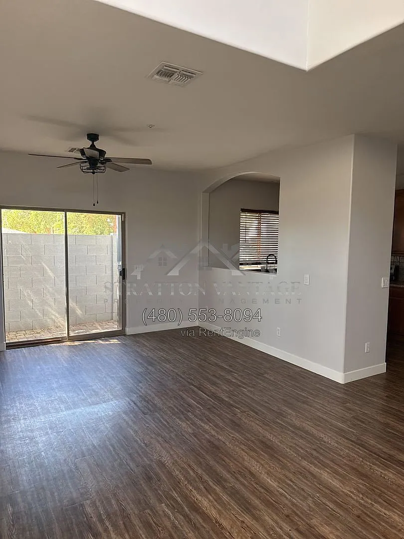 3 bed, 2.5 bath, 1788 sqft, $2,400 — Photo 3