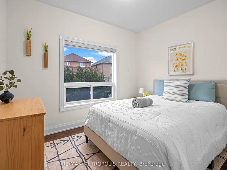 552 Feathergrass Cres #MAIN UPPER — Photo 30