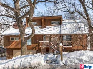 1705 Farrell Dr, Bellevue, NE 68005