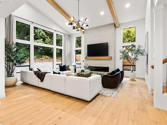 3rd image of 1160 Oak Ter