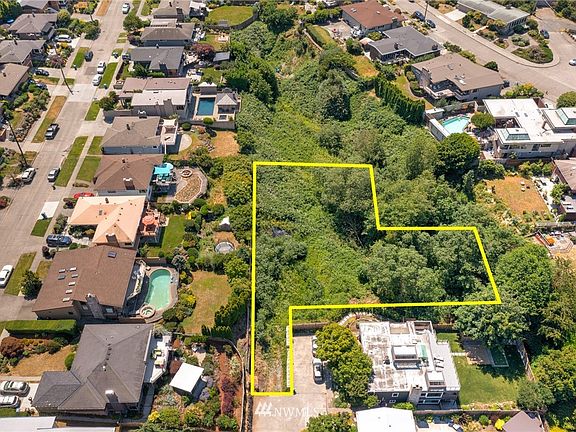 One of the last huge buildable view parcels in West Seattle!