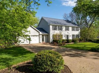 1658 Ansonborough Dr, Chesterfield, MO