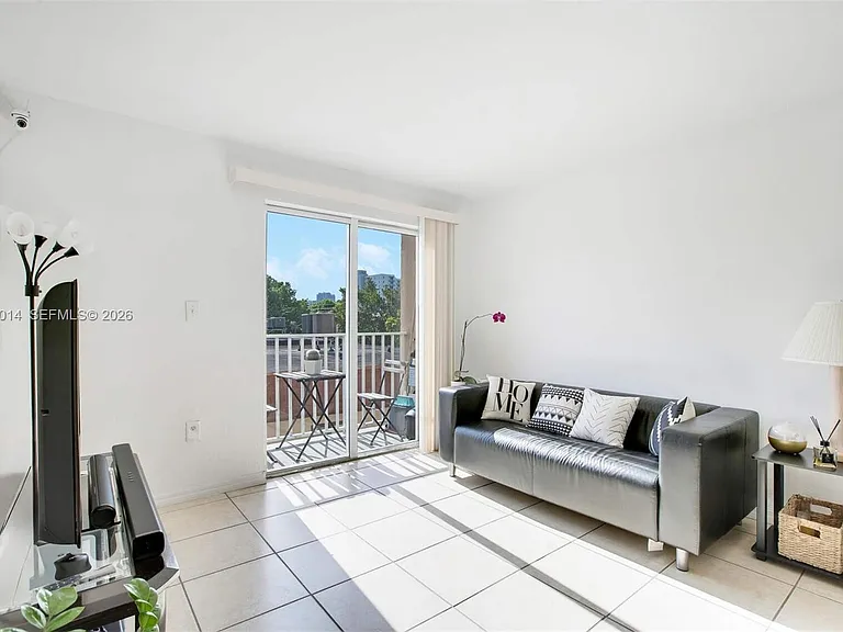 1349 SW 3rd St #7 — Photo 2