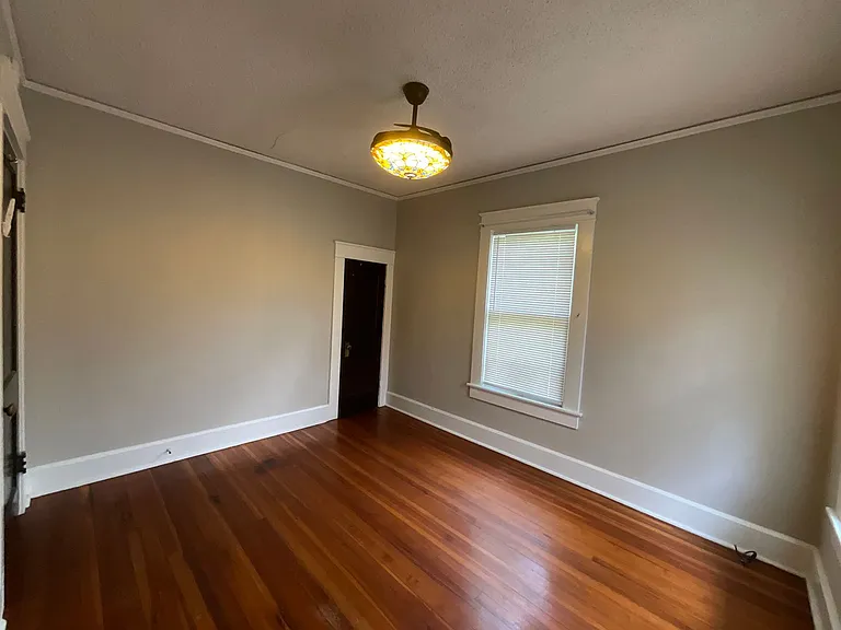 1117 Lexington Ave — Photo 28