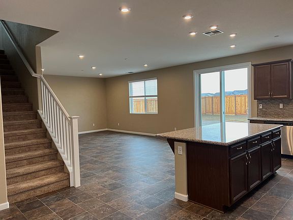 5th image of 870 Bewick Dr