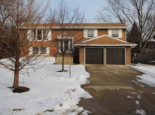 251 Evergreen Ln, Bloomingdale, IL