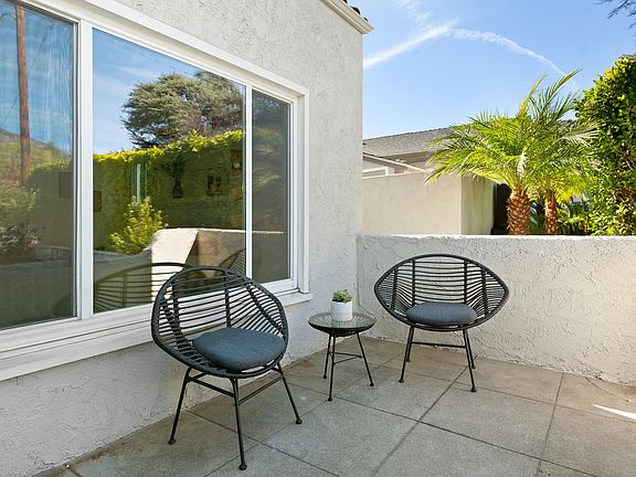 3rd image of 2054 Beverly Dr