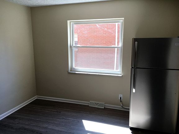 5th image of 3201-3205 Norwood St #3203