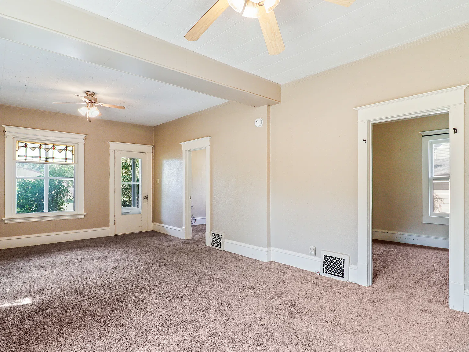 2 bed, $1,050 — Photo 4