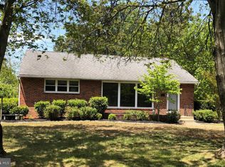 4 Sunset Dr, Voorhees, NJ 08043