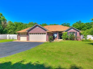 7705 Dripping Springs Ln, Oklahoma City, OK 73150