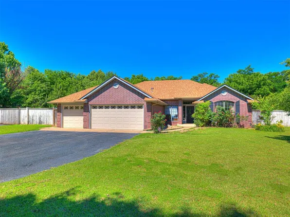 7705 Dripping Springs Ln, Oklahoma City, OK 73150