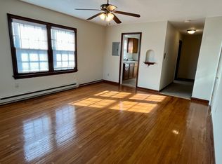 945 S 2nd St #302, Springfield, IL 62704