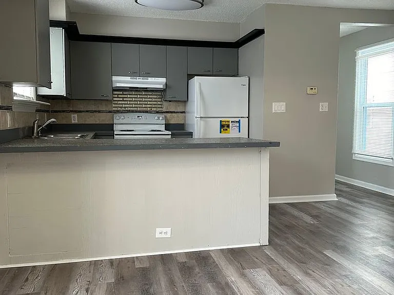 224 W Balview Ave — Photo 4