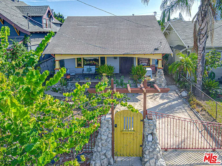 2230 Inez St — Photo 7