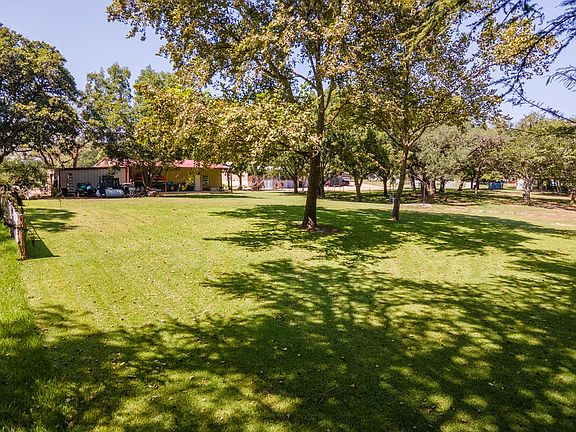 5th image of 136 Riverview Dr
