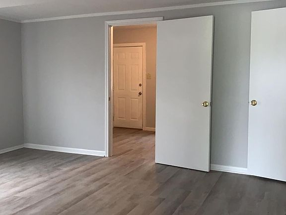 5th image of 1301 Whitson St