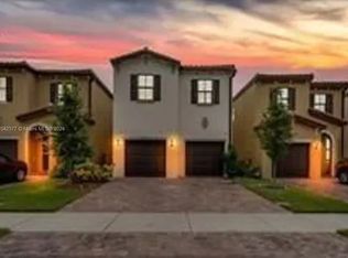 4879 NW 55th Pl, Fort Lauderdale, FL 33319
