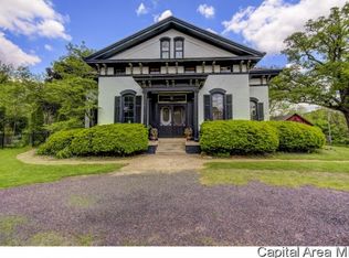 503 W Sheridan Rd, Petersburg, IL 62675