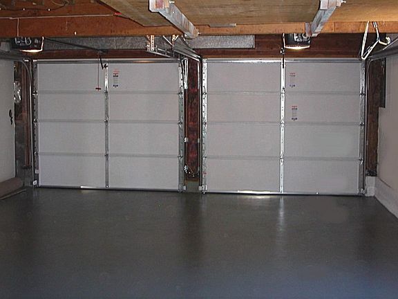 Very large Garage w/New Auto openers